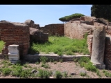 05934 ostia - regio iii - insula vii - domus fulminata (iii,vii,3-4) - raum (2) - decumanus maximus - bli ri westen - 06-2024.jpg